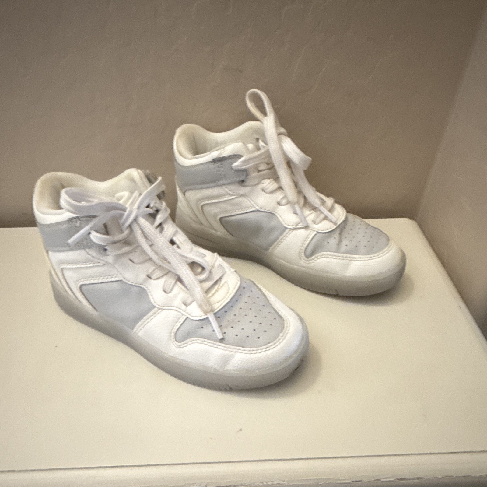 Unisex Kids White/Gray Colorblock Mid Top Lace-Up Athletic Sneakers