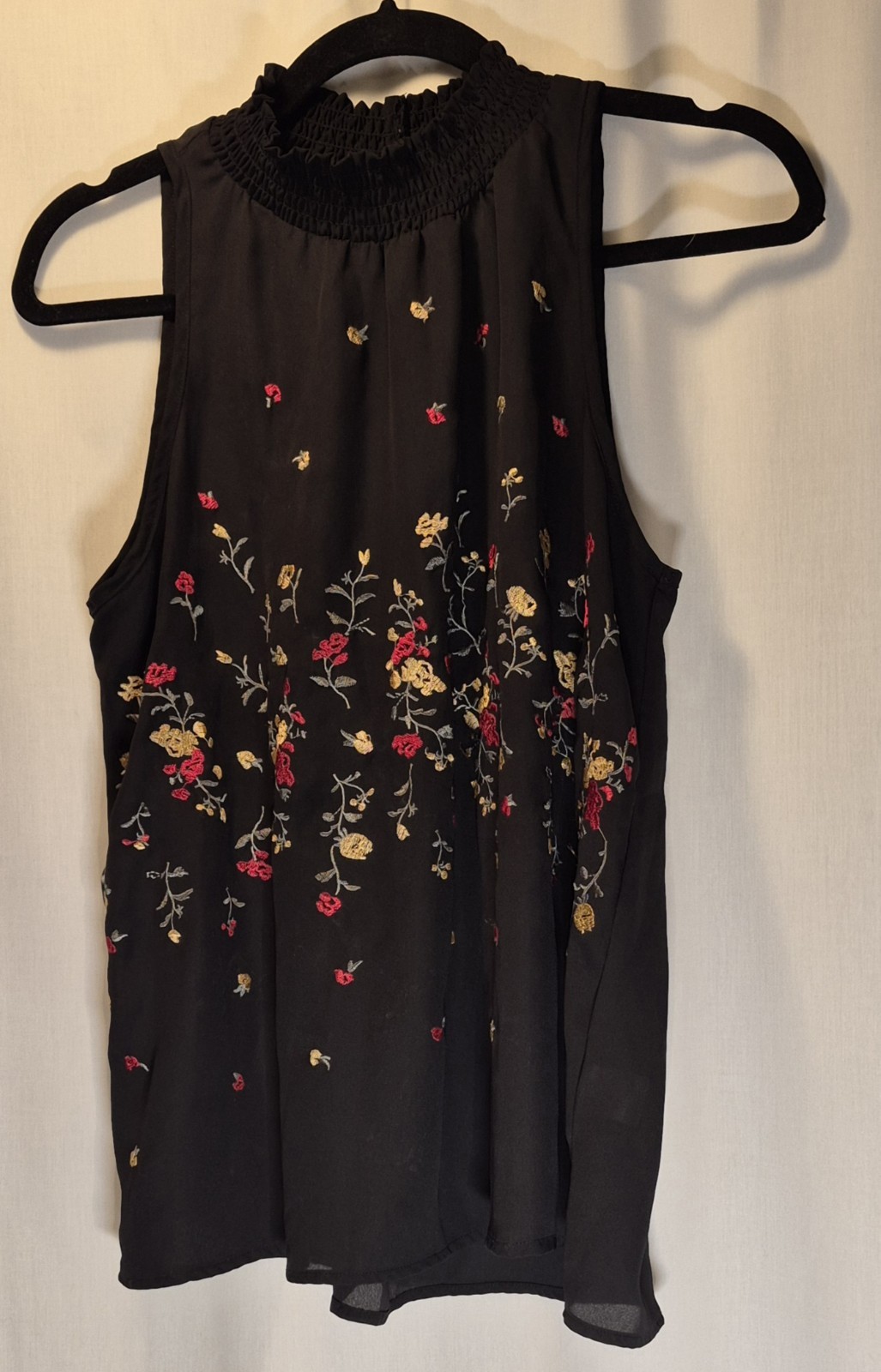 Chenault Black Embroidered Floral Mock Neck Sleeveless Blouse Top Size S