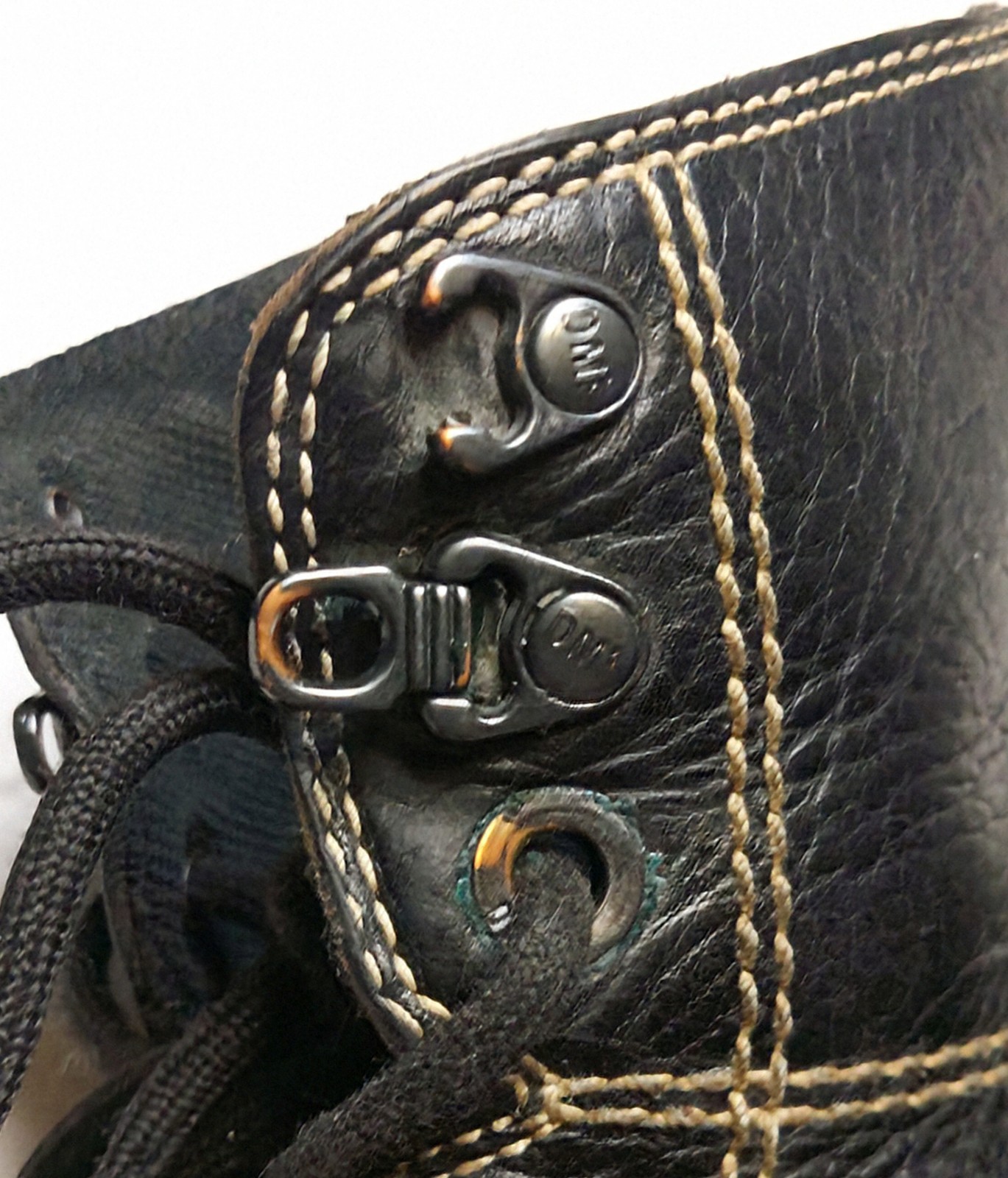 Dr. Martens VTG Air Wair 8A07 BLACK Ankle Lace Up M 8 W 7 Combat Boots None Slip