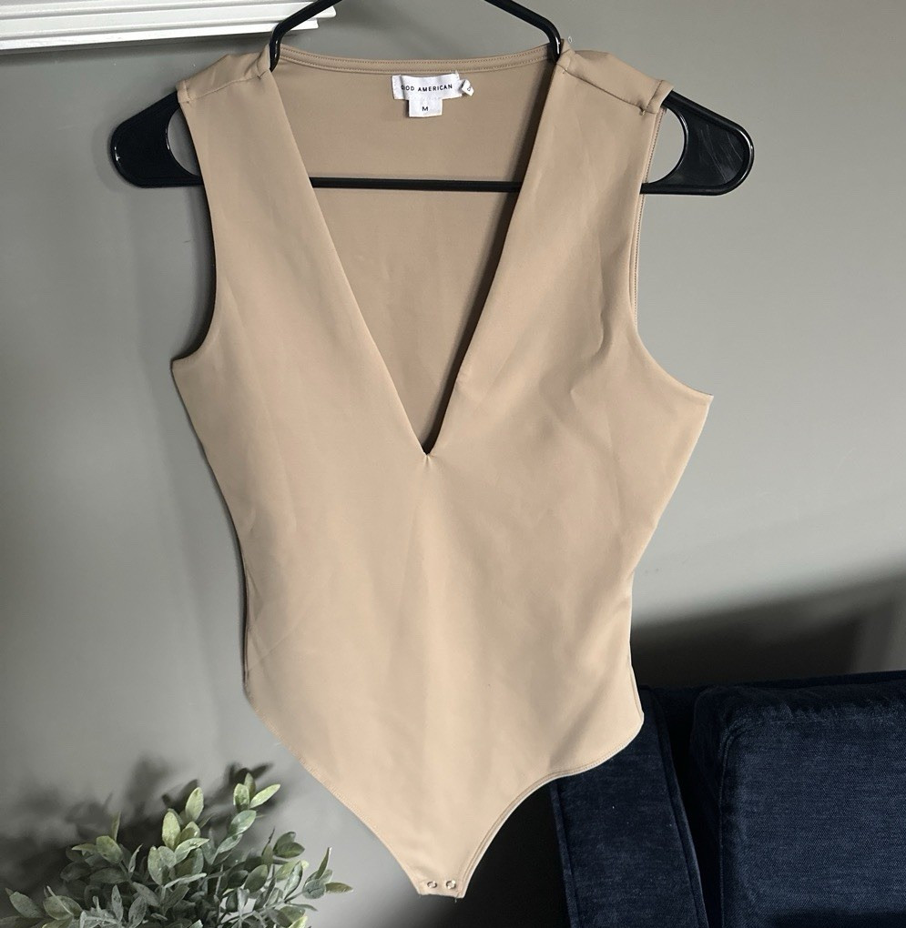 Good American Beige V-Neck Sleeveless Bodysuit Firm Compression Size M