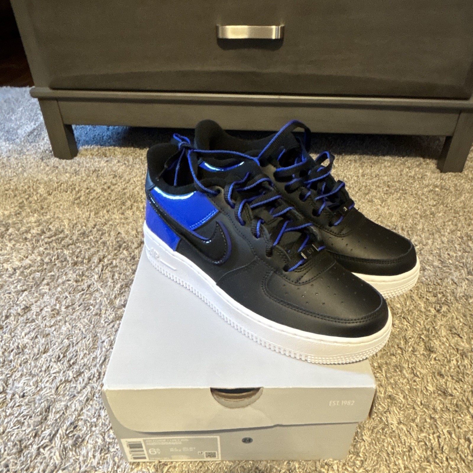 Nike Air Force 1 LV8 2 (GS) Kids Low Top Leather Sneakers 6.5Y W/B/O