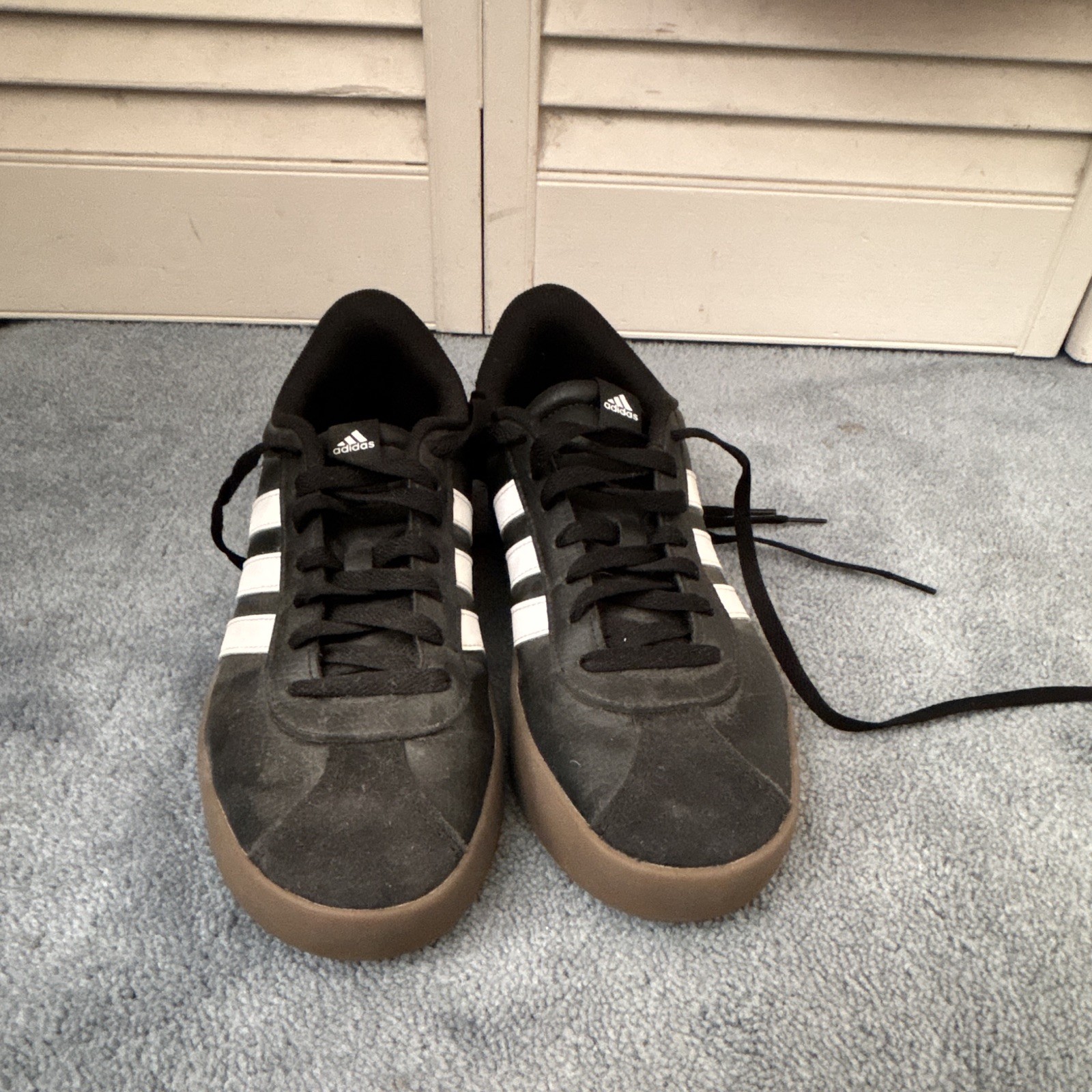 adidas Men’s Low Top Lace-Up Sneakers Black/White with Gum Sole