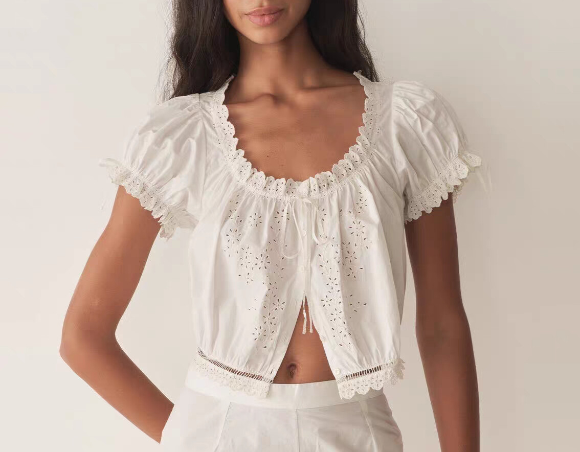 Women Doen U-neck Embroidered Short Sleeve Top