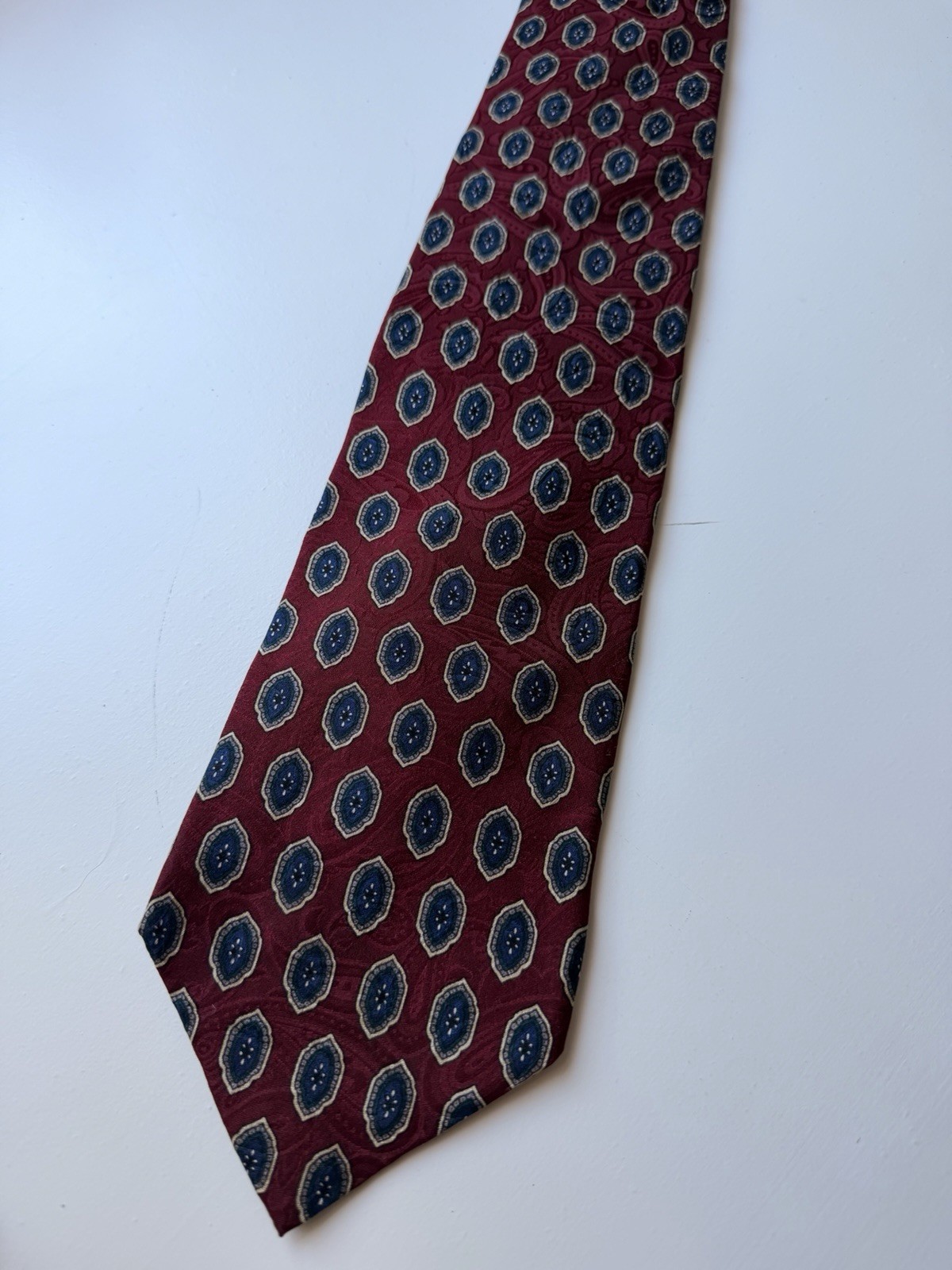 Ashford & Brooks Men’s Handmade 100% Silk Burgundy Geometric Pointed Tie 58”