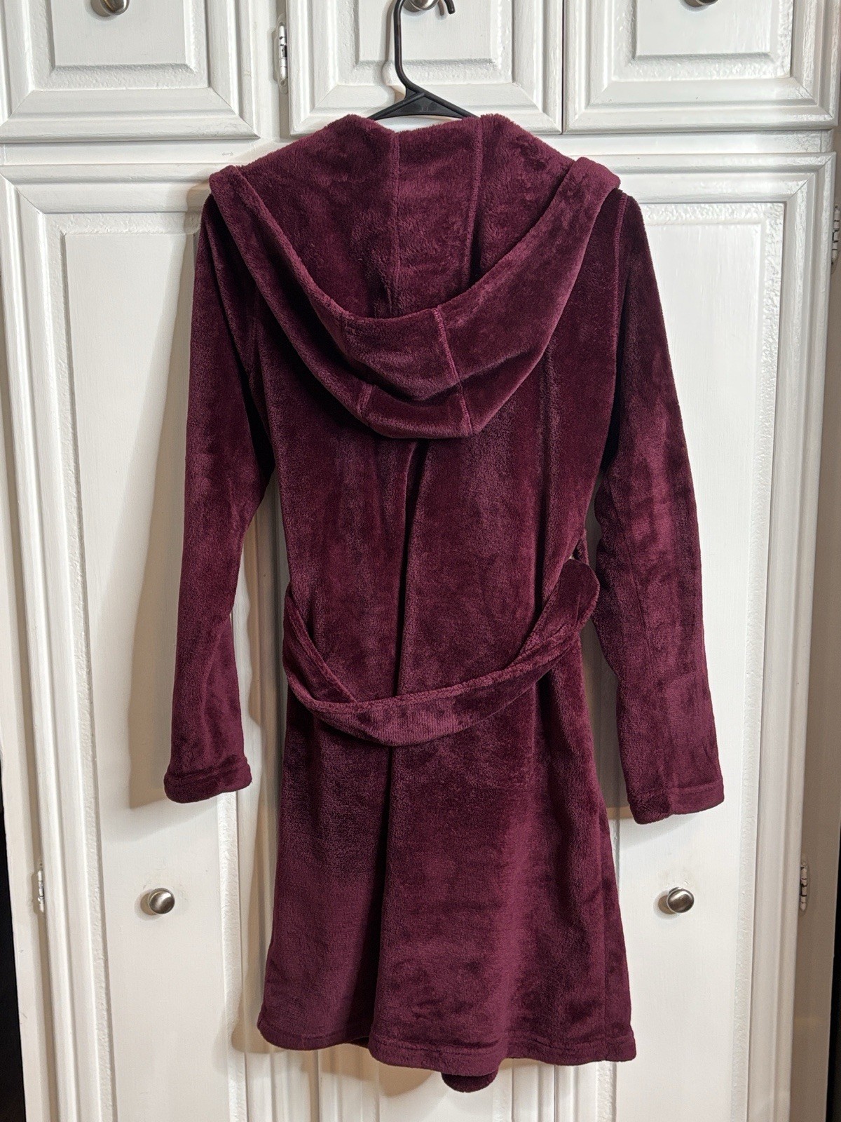 UGG Women’s Burgundy Hooded Fleece Robe S Belted Tie Shawl Collar Logo