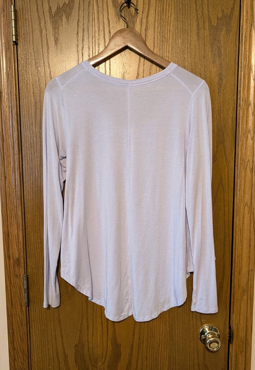 Lululemon Womens Size 2 Long Sleeve V-Neck Shirt Silk Modal Blend Lavender Top