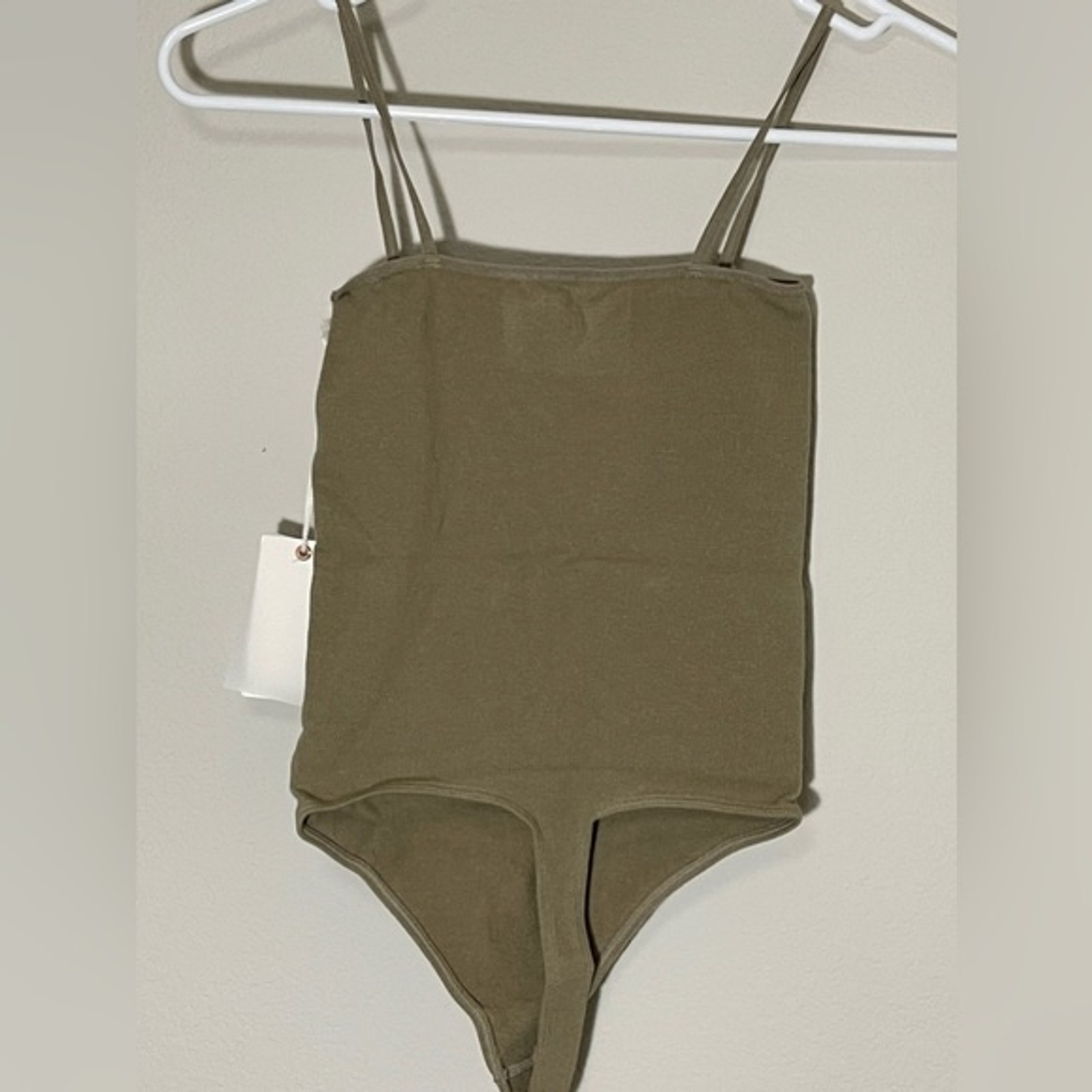 Good American NWT Skinny Strap Seamless Bodysuit Size 1 / 2 Color Brindle