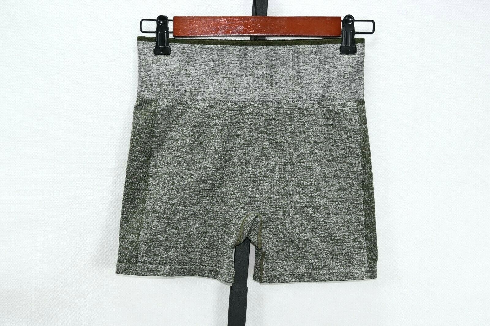 AVIA Pull On Elastic Waist Green Biker Compression Shorts Size M(8-10) RN#15741