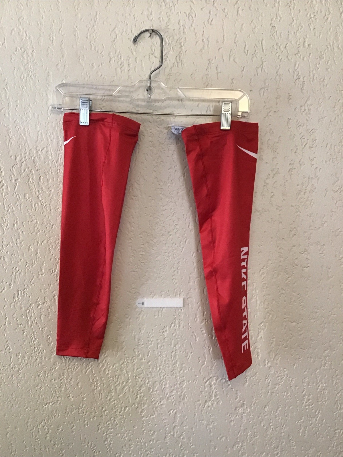 Nike State Track And Field Red Arm Sleeves Size Large New UM-AA