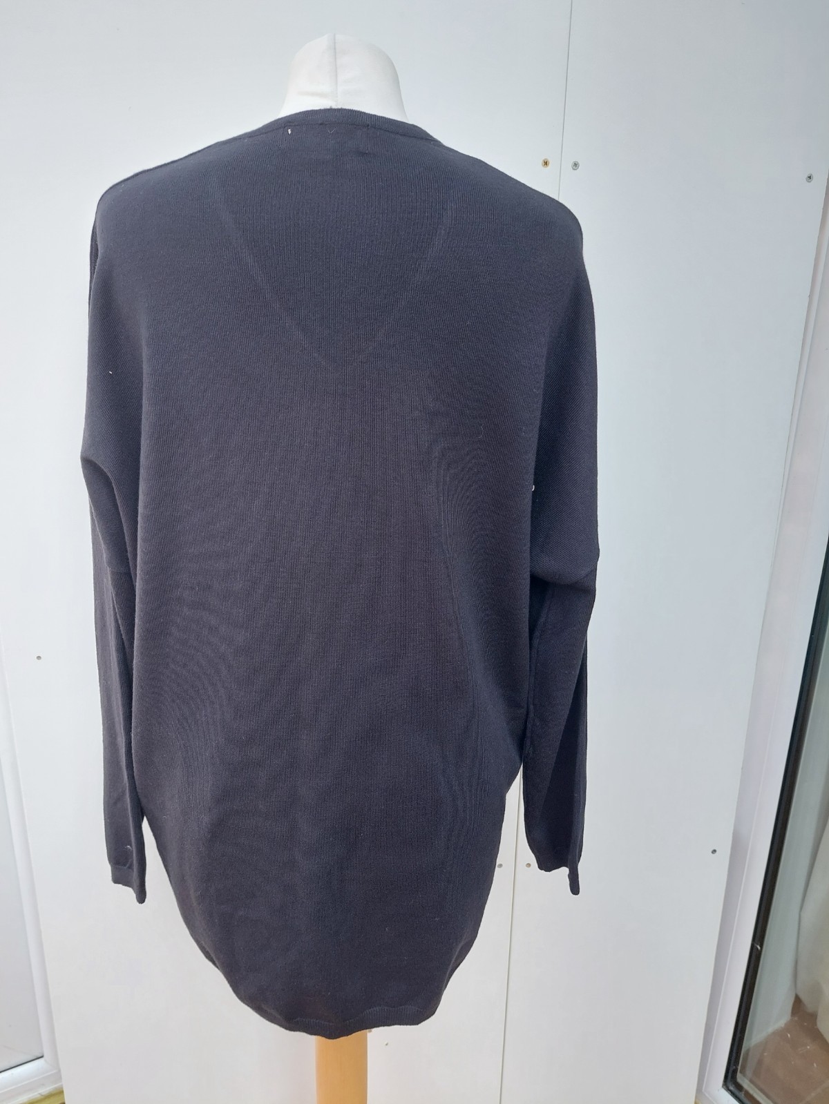 Frank Usher Jumper V Neck Stud Leaf Design Long Sleeves Black bxv Size L/XL