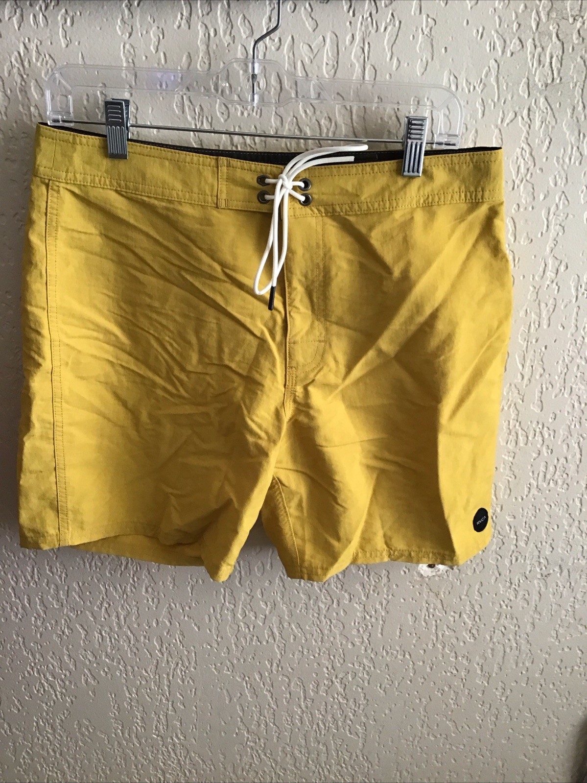 RVCA Size Medium Men’s Board Shorts Swim Trunks Golden / Yellow Color New UM