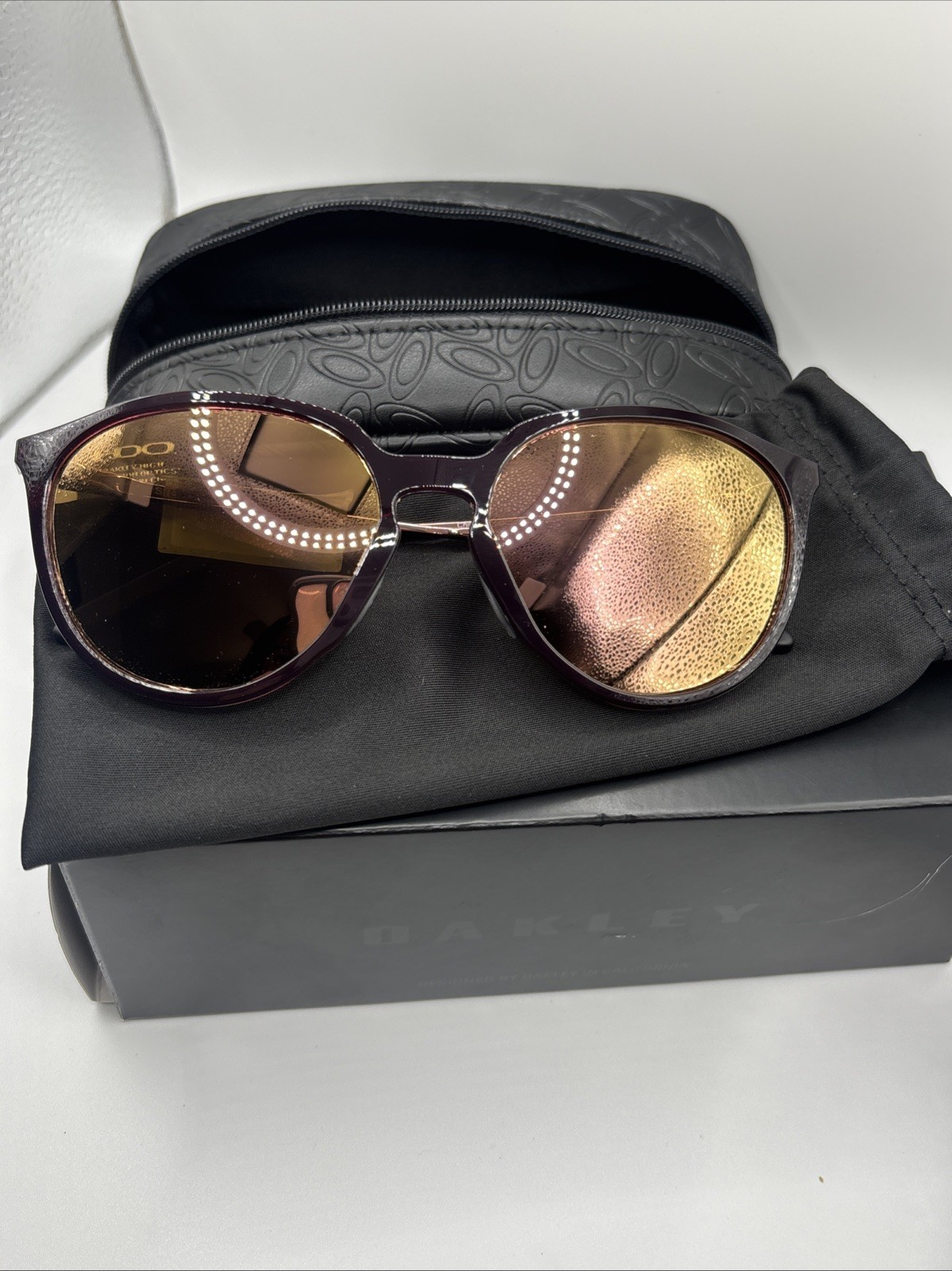 Oakley Sunglasses Women’s Prizm Crystal Raspberry New Authentic W/ Case