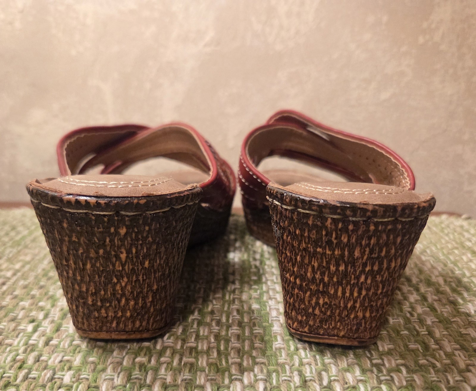 Patrizia by Spring Step “Shara” red wedge slide WOMENS SIZE 7 sandals.