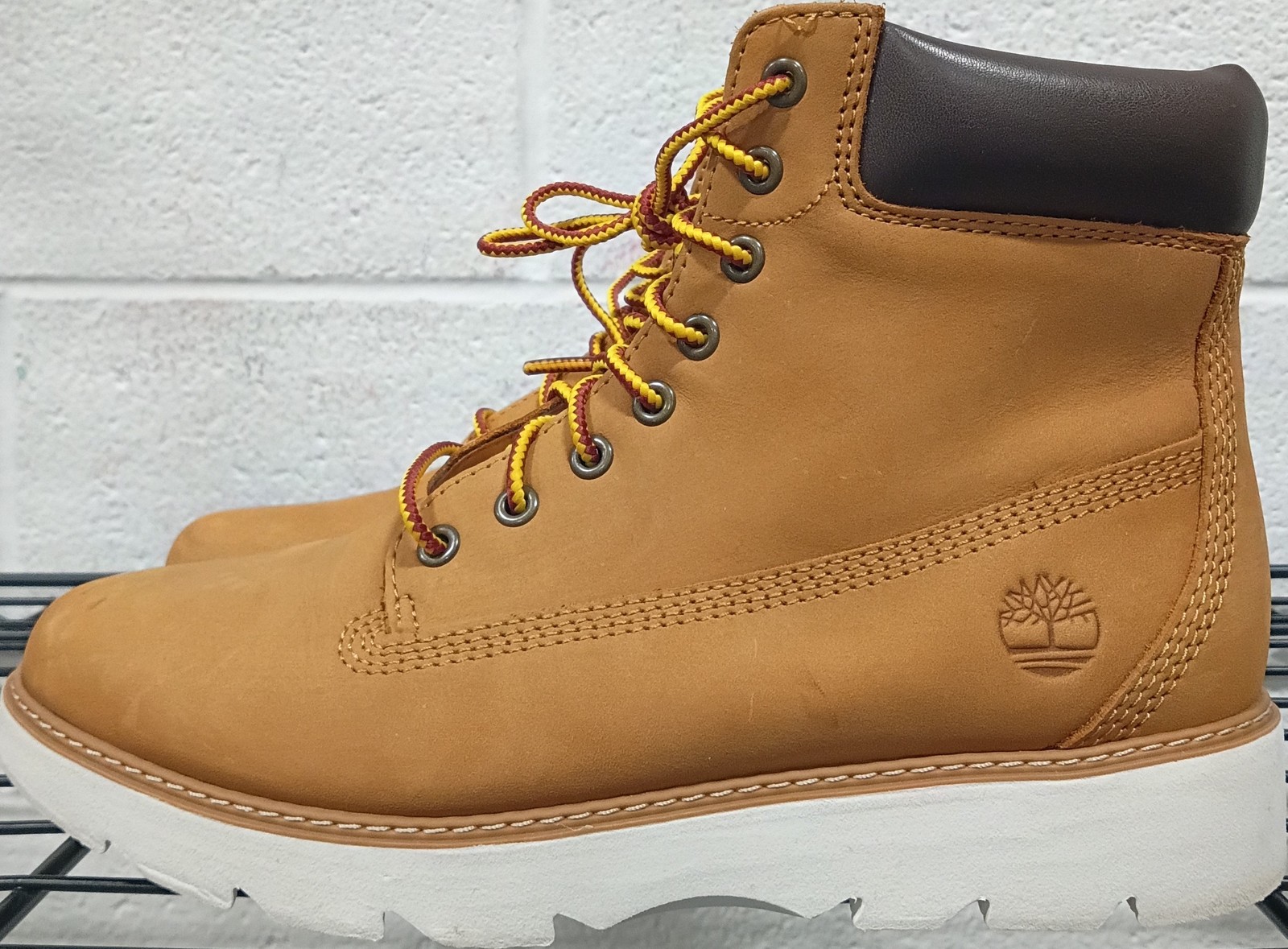 Women’s Timberland Keeley Field 6-Inch Wide Fit Boot Wheat Nubuck (A26JB) – 6