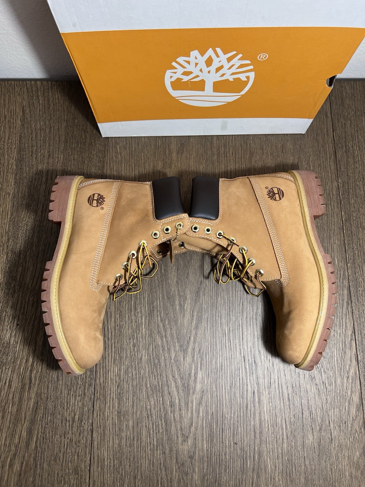 Size 9 – Timberland 6 Inch Boot Wheat Nubuck Premium TB010061-713 (Tried On)
