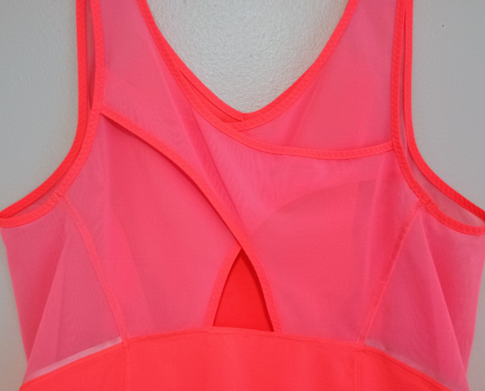 Lululemon Run With The Sun Tank Size 6 Flash Light Pink Criss Cross Mesh Back