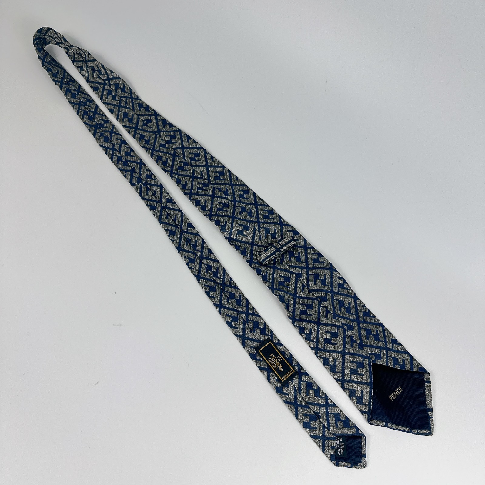 FENDI Zucca FF Monogram Silk Tie Navy Blue Silver Jacquard Made in Italy japan