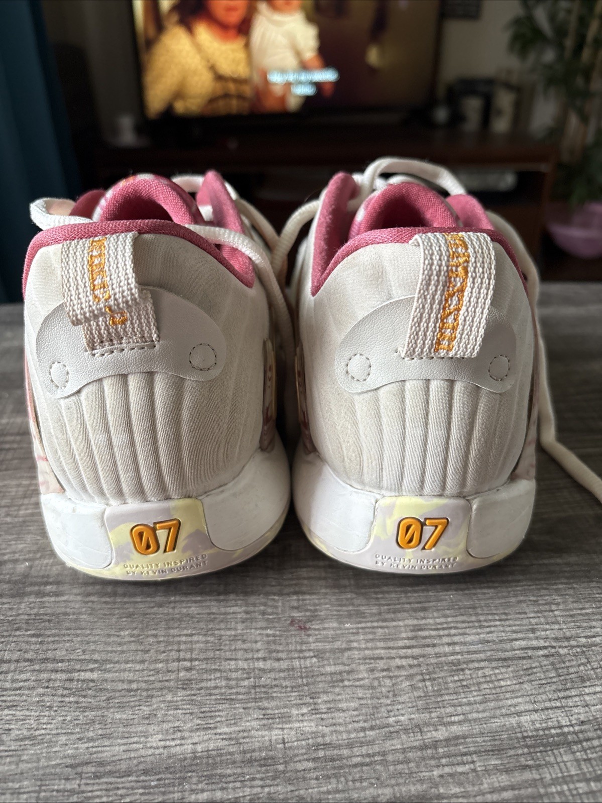 Men’s Size 10 – Used Only On The Courts Inside