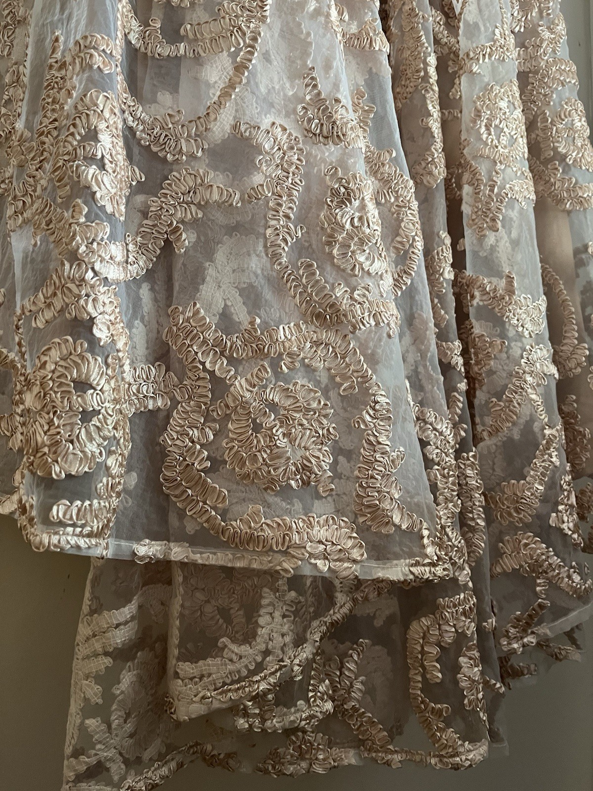 Dainty Jewells Clothier Beige Embroidered Lace Floral A-Line Midi Dress M