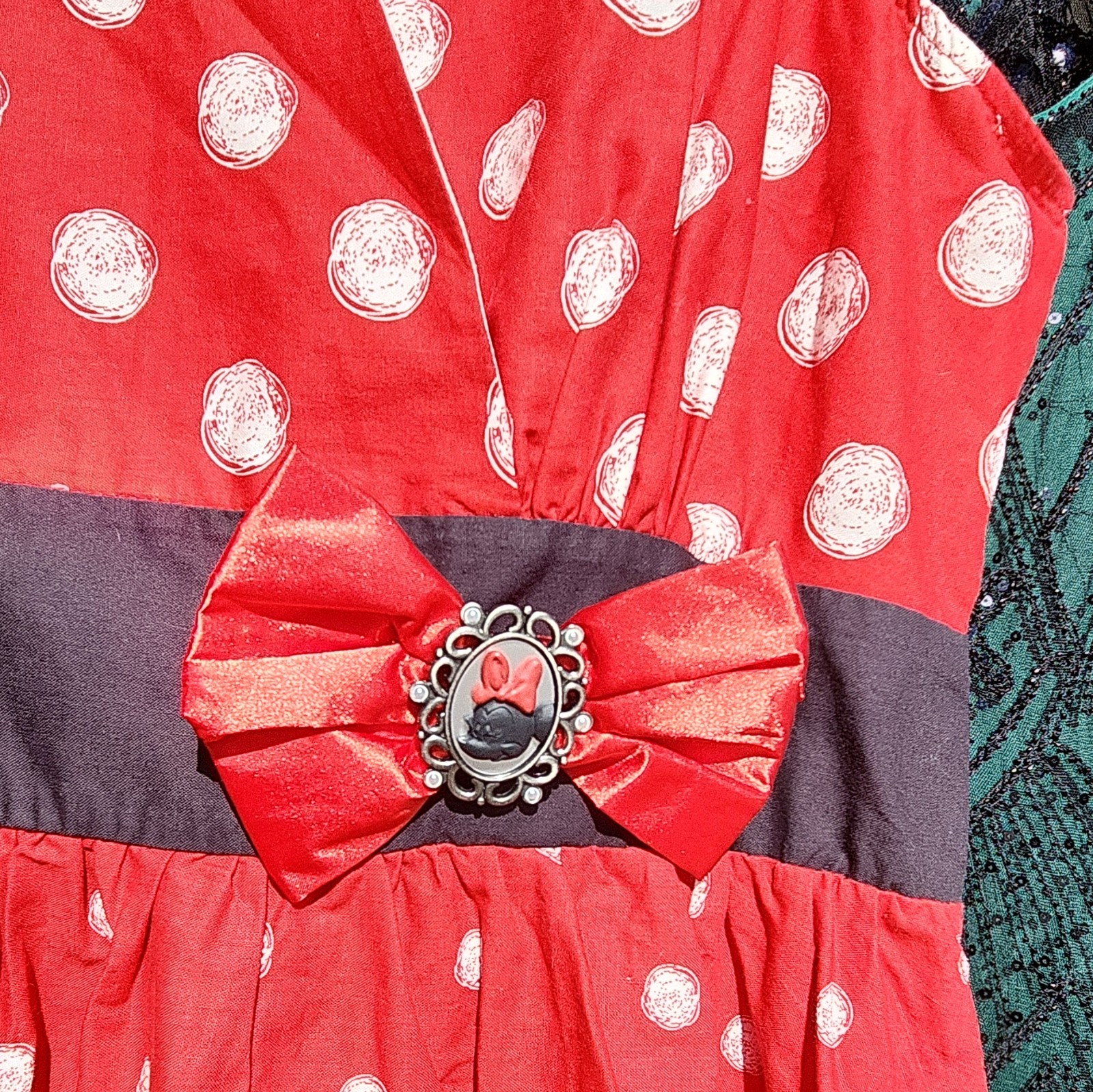 Women’s Red & White Polka Dot Sleeveless V-Neck A-Line Knee Dress Bow, L