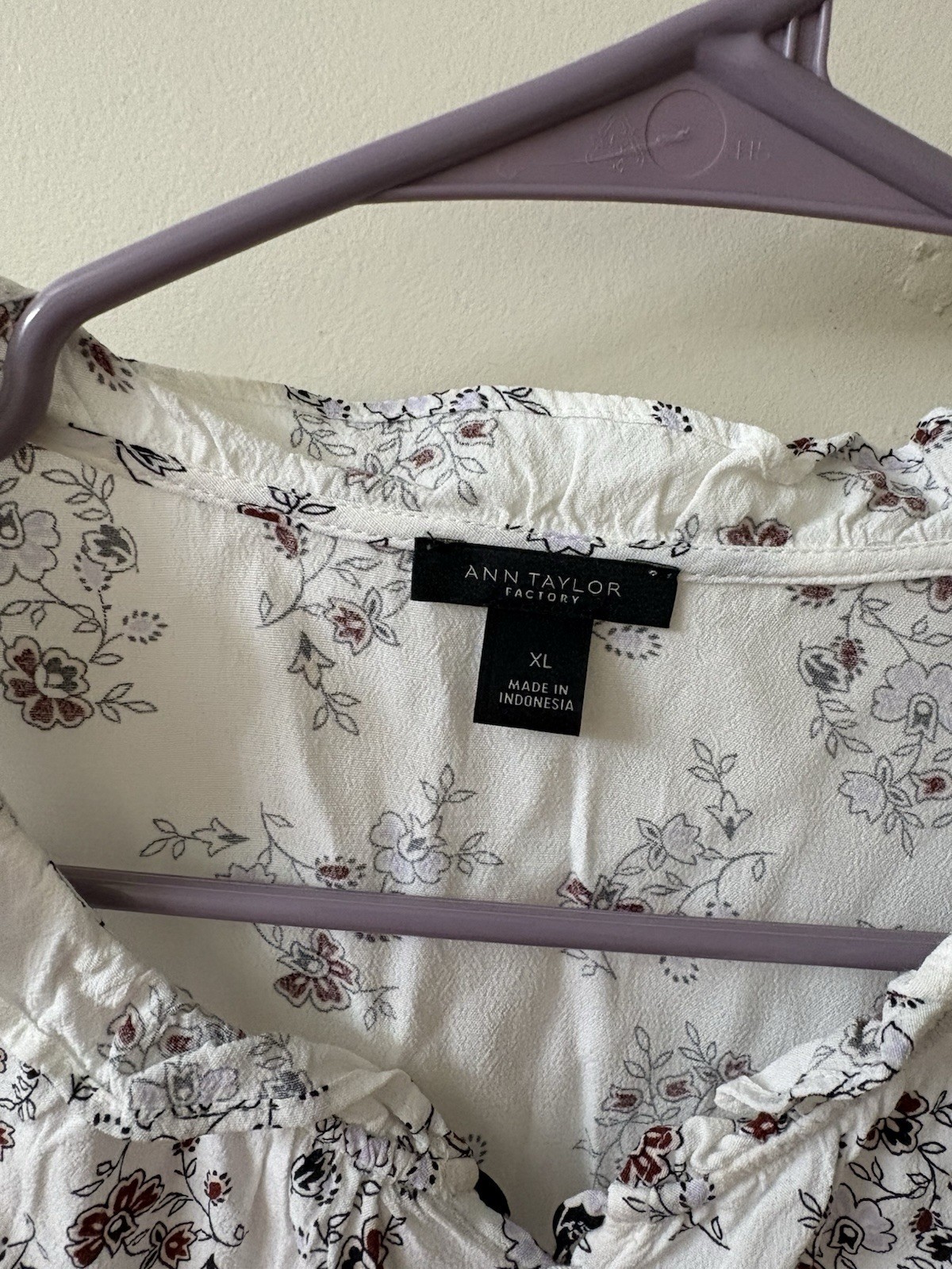 Ann Taylor Factory Women’s XL Floral V-Neck Long Sleeve Pullover Ruffle Blouse