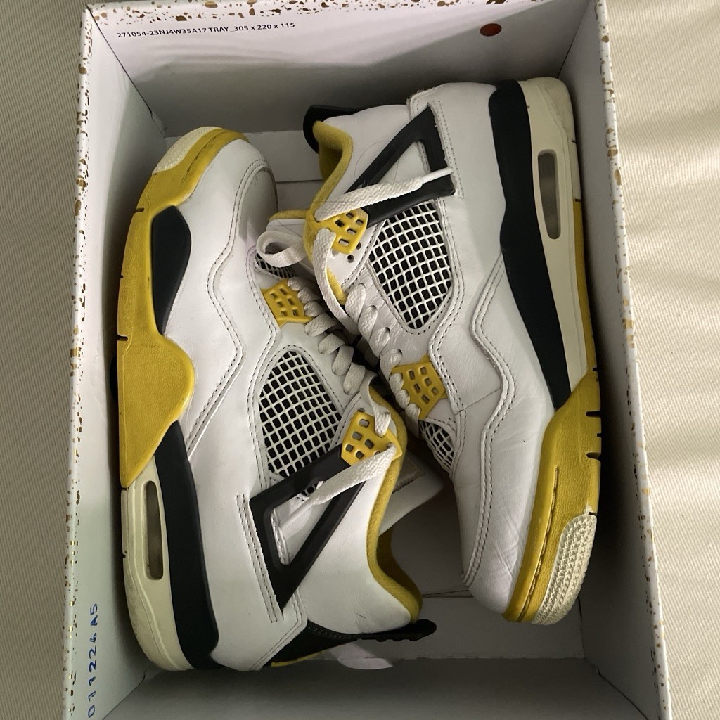 Jordan 4 Vivid Sulfur Women’s 8.5 Kids 6.5